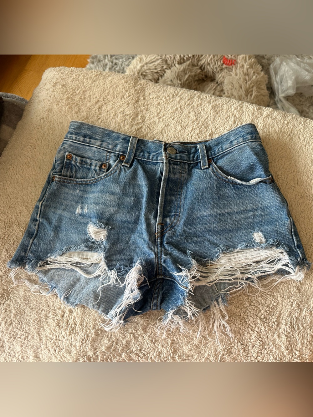 Levi 501 Distressed Women’s mini Shorts in Blue